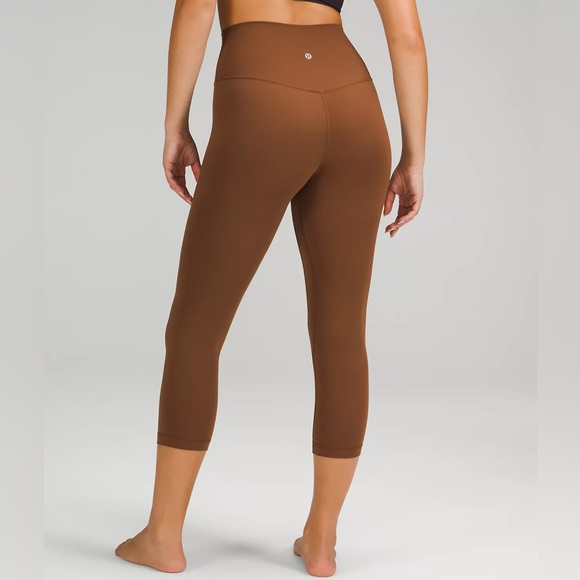 NWT Lululemon Align crop 21” size 6 - Picture 3 of 5